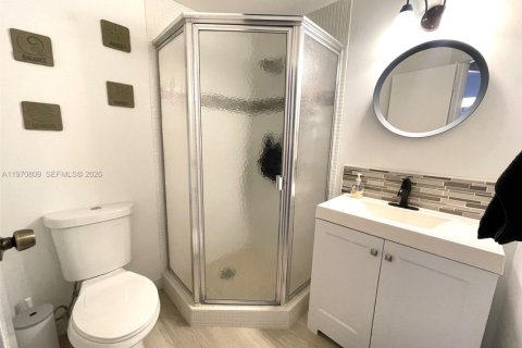 Condominio en venta en Lauderdale Lakes, Florida, 2 dormitorios, 87.7 m2 № 2031175 - foto 19