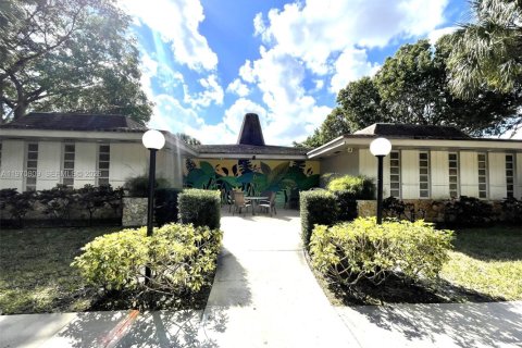 Condominio en venta en Lauderdale Lakes, Florida, 2 dormitorios, 87.7 m2 № 2031175 - foto 25