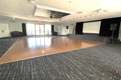 Condominio en venta en Lauderdale Lakes, Florida, 2 dormitorios, 87.7 m2 № 2031175 - foto 28