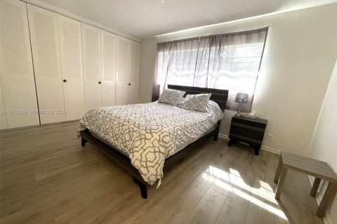 Condominio en venta en Lauderdale Lakes, Florida, 2 dormitorios, 87.7 m2 № 2031175 - foto 15