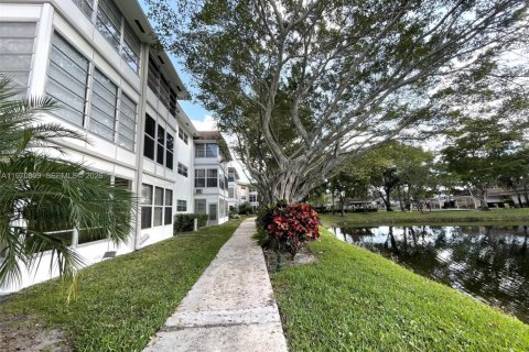 Condominio en venta en Lauderdale Lakes, Florida, 2 dormitorios, 87.7 m2 № 2031175 - foto 20