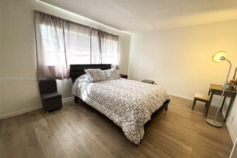 Condominio en venta en Lauderdale Lakes, Florida, 2 dormitorios, 87.7 m2 № 2031175 - foto 13