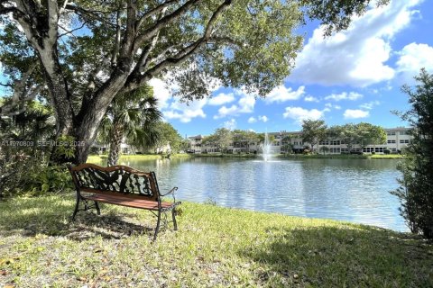 Condominio en venta en Lauderdale Lakes, Florida, 2 dormitorios, 87.7 m2 № 2031175 - foto 29