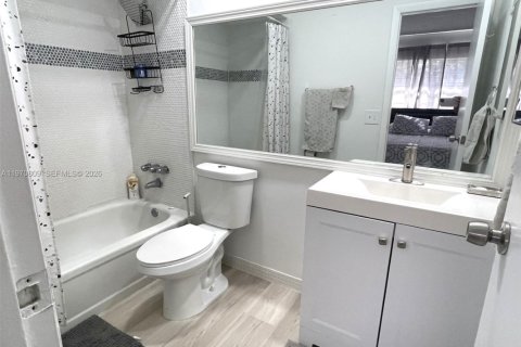 Condominio en venta en Lauderdale Lakes, Florida, 2 dormitorios, 87.7 m2 № 2031175 - foto 16