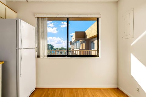 Condominio en venta en North Lauderdale, Florida, 2 dormitorios, 125.42 m2 № 2184063 - foto 16