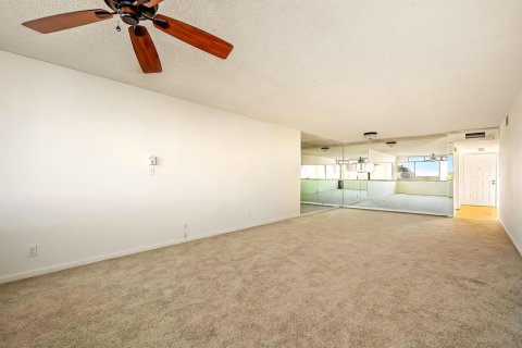 Condominio en venta en North Lauderdale, Florida, 2 dormitorios, 125.42 m2 № 2184063 - foto 10