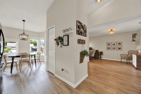 Villa ou maison à vendre à Oviedo, Floride: 3 chambres, 129.41 m2 № 1677812 - photo 2