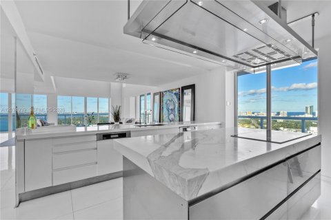 Copropriété à louer à Miami Beach, Floride: 3 chambres, 441.29 m2 № 2084225 - photo 21