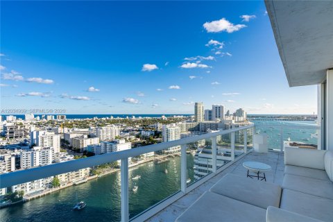 Copropriété à louer à Miami Beach, Floride: 3 chambres, 441.29 m2 № 2084225 - photo 9