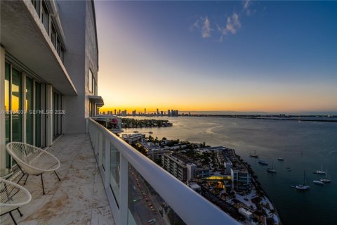 Copropriété à louer à Miami Beach, Floride: 3 chambres, 441.29 m2 № 2084225 - photo 10