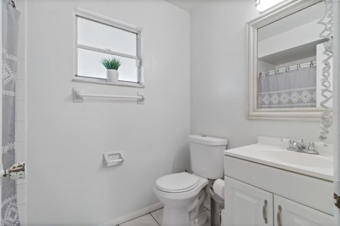 House in Kissimmee, Florida 3 bedrooms, 110.74 sq.m. № 1900095 - photo 12