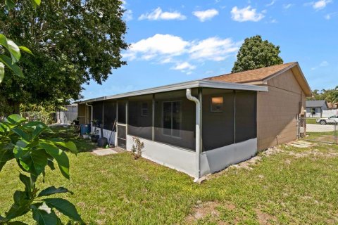 House in Kissimmee, Florida 3 bedrooms, 110.74 sq.m. № 1900095 - photo 24