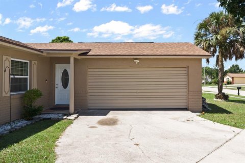 House in Kissimmee, Florida 3 bedrooms, 110.74 sq.m. № 1900095 - photo 2