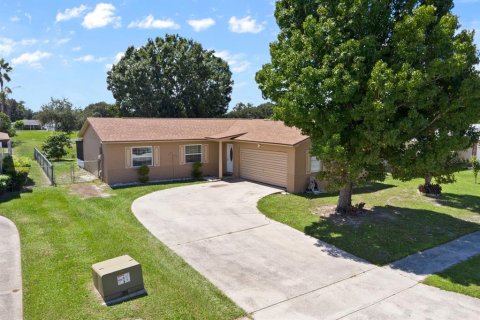 House in Kissimmee, Florida 3 bedrooms, 110.74 sq.m. № 1900095 - photo 25