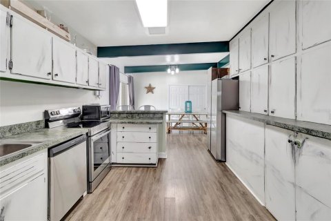 Купить виллу или дом в Клермон, Флорида 12 комнат, 180.14м2, № 2095178 - фото 6