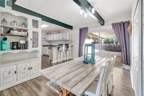 Купить виллу или дом в Клермон, Флорида 12 комнат, 180.14м2, № 2095178 - фото 9