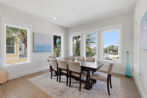 House in Anna Maria, Florida 4 bedrooms, 283.82 sq.m. № 2141612 - photo 15