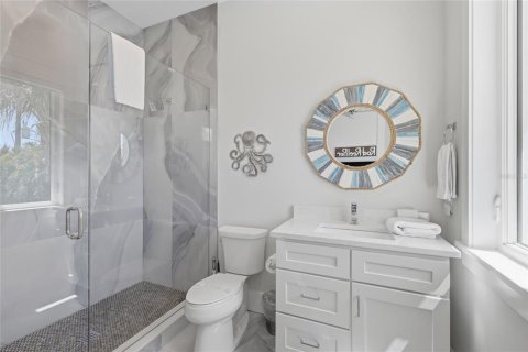 House in Anna Maria, Florida 4 bedrooms, 283.82 sq.m. № 2141612 - photo 26