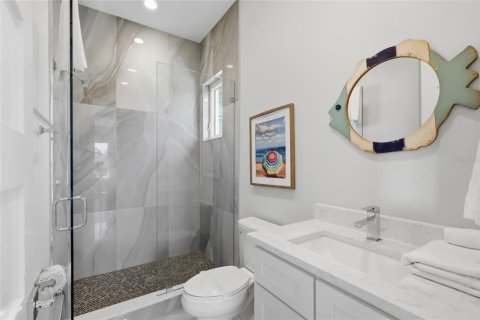 House in Anna Maria, Florida 4 bedrooms, 283.82 sq.m. № 2141612 - photo 30
