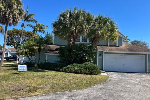 Купить виллу или дом в Майами, Флорида 3 спальни, 133.69м2, № 2025866 - фото 2