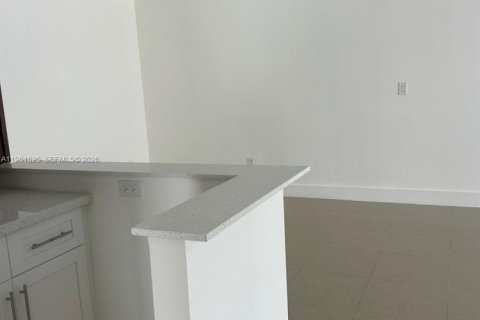 Купить виллу или дом в Майами, Флорида 3 спальни, 133.69м2, № 2025866 - фото 9