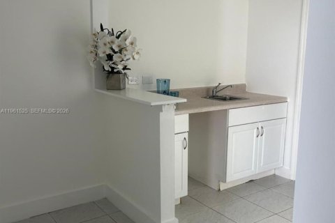Купить виллу или дом в Майами, Флорида 3 спальни, 133.69м2, № 2025866 - фото 28