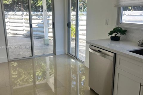 Купить виллу или дом в Майами, Флорида 3 спальни, 133.69м2, № 2025866 - фото 14