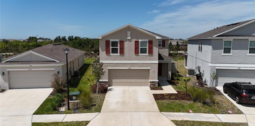 House in Palmetto, Florida 5 bedrooms, 235.04 sq.m. № 1720105
