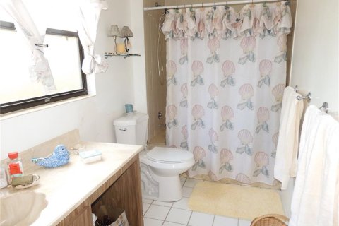 House in Edgewater, Florida 3 bedrooms, 141.68 sq.m. № 1677815 - photo 10