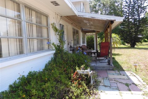 House in Edgewater, Florida 3 bedrooms, 141.68 sq.m. № 1677815 - photo 17