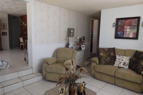 House in Edgewater, Florida 3 bedrooms, 141.68 sq.m. № 1677815 - photo 21