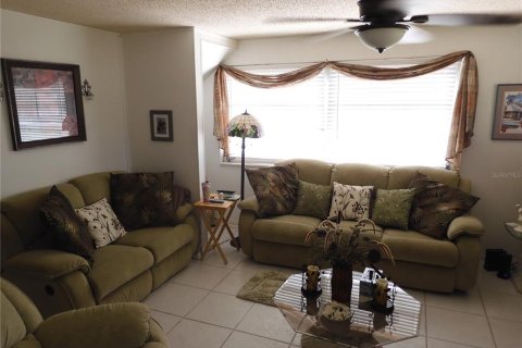 House in Edgewater, Florida 3 bedrooms, 141.68 sq.m. № 1677815 - photo 3