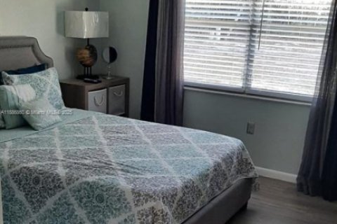 House in Sebring, Florida 3 bedrooms № 1933745 - photo 5