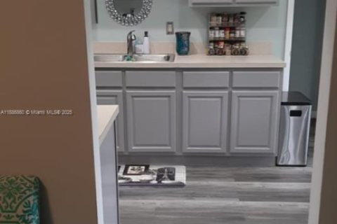 House in Sebring, Florida 3 bedrooms № 1933745 - photo 4