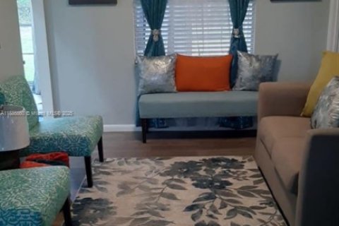 House in Sebring, Florida 3 bedrooms № 1933745 - photo 11