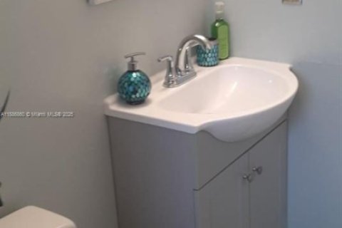 House in Sebring, Florida 3 bedrooms № 1933745 - photo 7