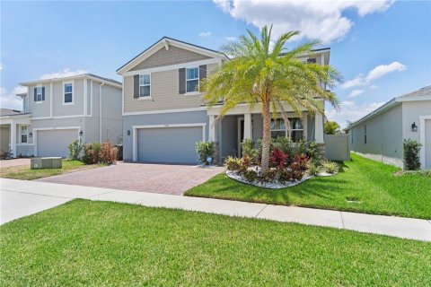 House in Clermont, Florida 5 bedrooms, 301.65 sq.m. № 1749477 - photo 3