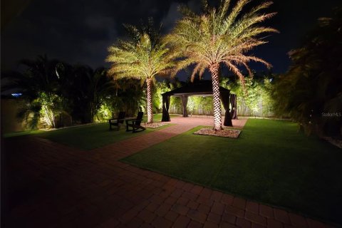 House in Clermont, Florida 5 bedrooms, 301.65 sq.m. № 1749477 - photo 17