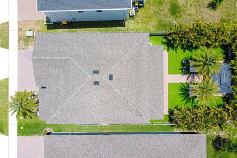 House in Clermont, Florida 5 bedrooms, 301.65 sq.m. № 1749477 - photo 5
