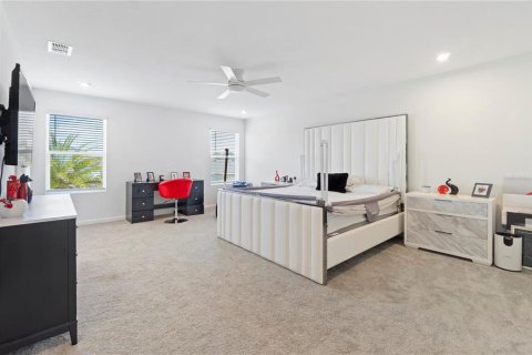 House in Clermont, Florida 5 bedrooms, 301.65 sq.m. № 1749477 - photo 25