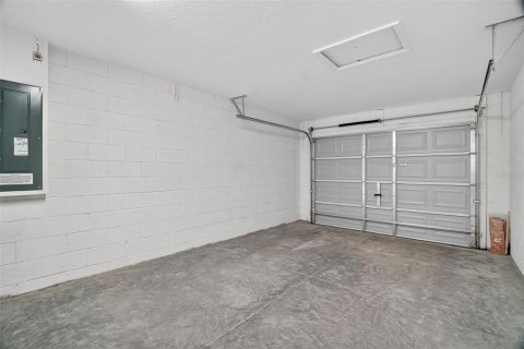 House in Ocala, Florida 3 bedrooms, 4.92 sq.m. № 1905376 - photo 21