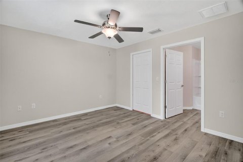 House in Ocala, Florida 3 bedrooms, 4.92 sq.m. № 1905376 - photo 16