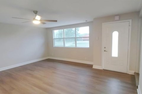 Villa ou maison à vendre à Titusville, Floride: 3 chambres, 129.51 m2 № 2415492 - photo 2