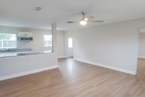 Villa ou maison à vendre à Titusville, Floride: 3 chambres, 129.51 m2 № 2415492 - photo 4
