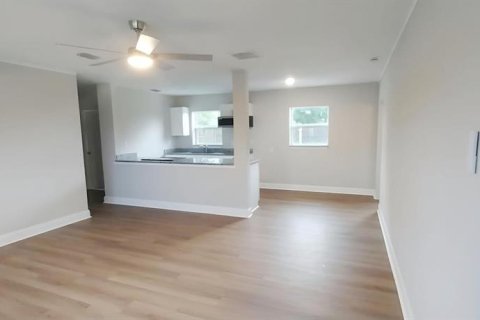 Villa ou maison à vendre à Titusville, Floride: 3 chambres, 129.51 m2 № 2415492 - photo 3