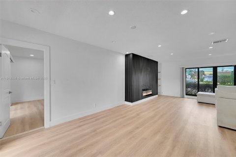 House in Tamarac, Florida 4 bedrooms, 206.71 sq.m. № 1969790 - photo 7