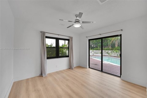 House in Tamarac, Florida 4 bedrooms, 206.71 sq.m. № 1969790 - photo 13