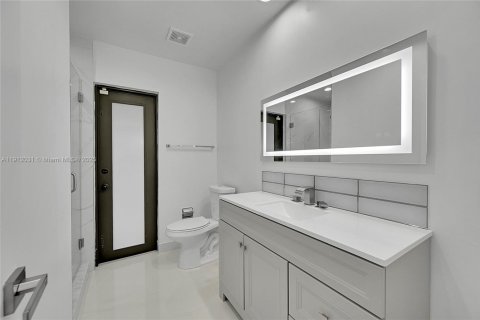 House in Tamarac, Florida 4 bedrooms, 206.71 sq.m. № 1969790 - photo 11