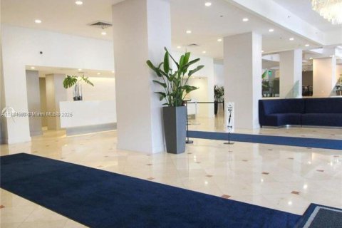 Condo in Miami Beach, Florida, 1 bedroom  № 1888723 - photo 25