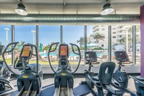 Condo in Miami Beach, Florida, 1 bedroom  № 1888723 - photo 26